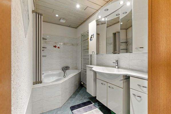 Badezimmer im Obergeschoss