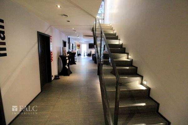 Treppe zum Fitnessstudio