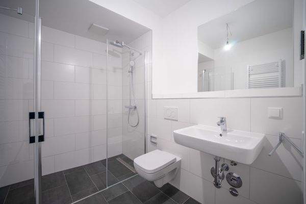 Badezimmer mit Dusche