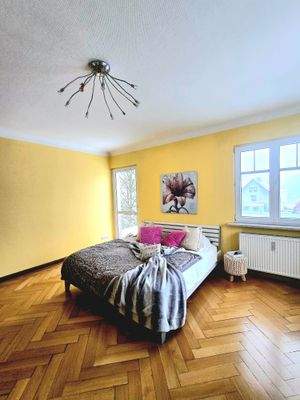 Schlafzimmer mit Balkon