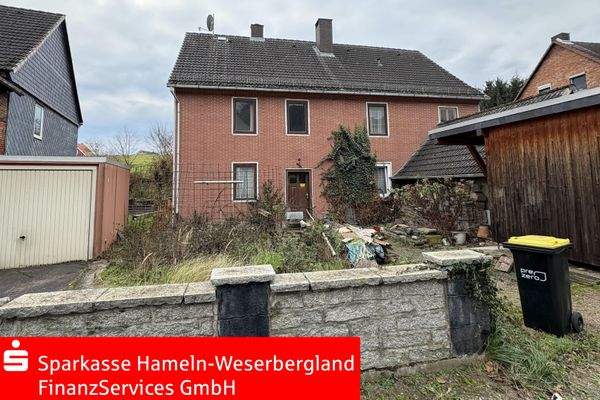 Rückansicht mit Garage