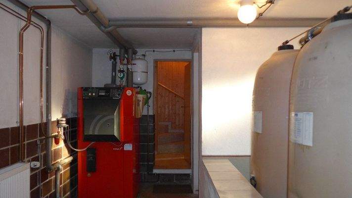 Heizanlage Keller linke Hälfte