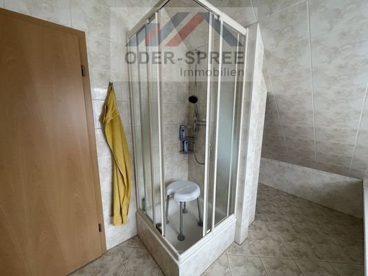 Bad im Dachgeschoss1