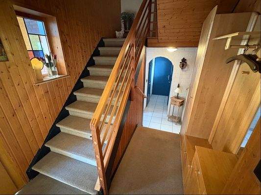 Treppenhaus im schönen Holzdesign