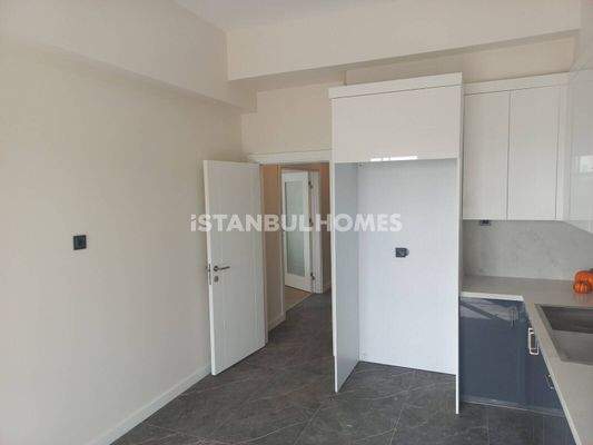 Flats in a Complex with a Pool in Buyukcekmece