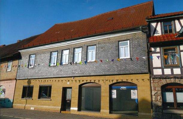 Hausansicht von der Straße aus