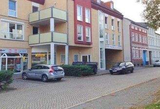 3_Ladenzeile rechts.jpg