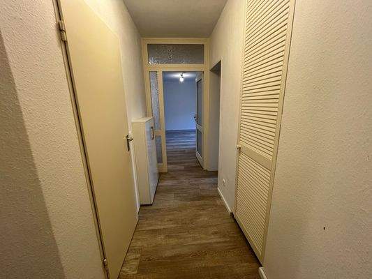 Flur mit Einbauschränken