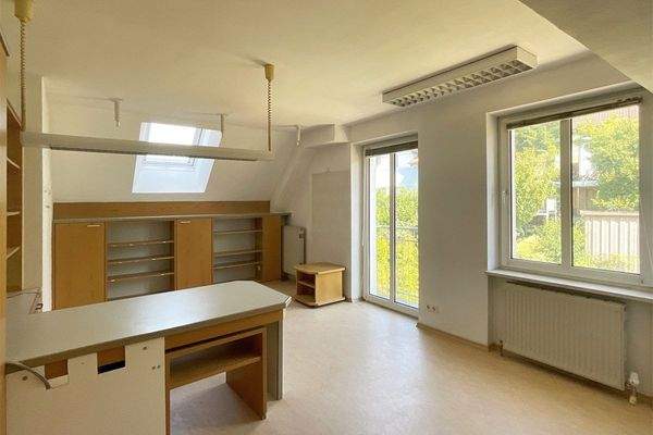 Sprechzimmer mit Balkon