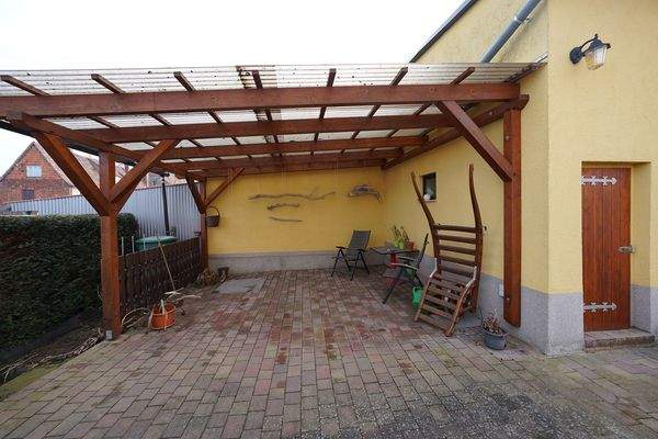 14 - überdachter Freisitz.JPG