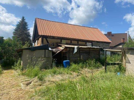 Stall von Garten aus