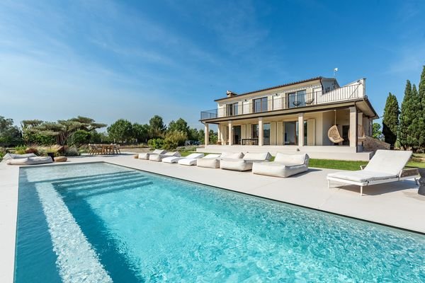 5089 Moderne Finca in Santa Eugenia mit Blick auf die Berge 12