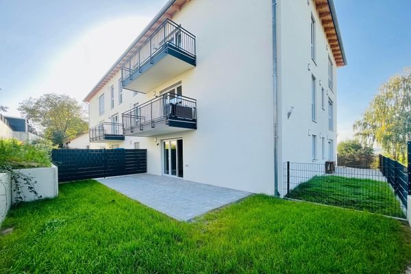 Terrasse mit Gartenanteil