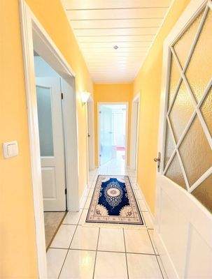 Flur EG. - (KI generiert)