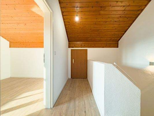 Flur 1. OG