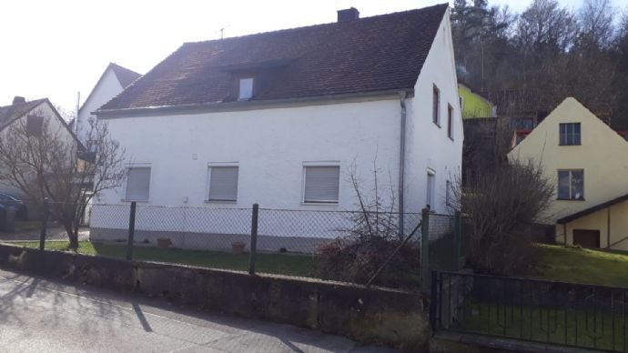 Einfamilienhaus freistehend mit großem Garten EFH Haus zu vermieten