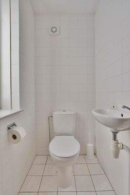 Luxus Badezimmer Villa Cape Helius Badewanne Dusche Yachthafen Blick Hellevoetsluis07