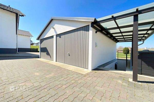 Außenansicht Garage 