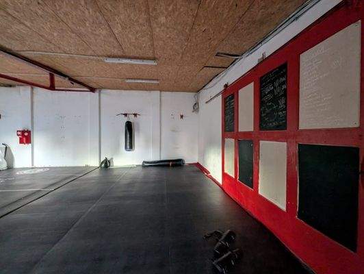 Verbindungshalle - Tor EG.jpg