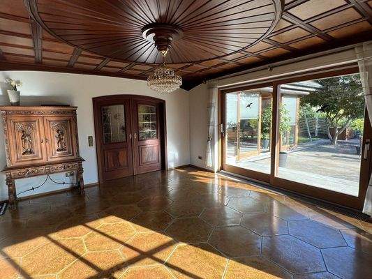 mit direktem Terrassenzugang