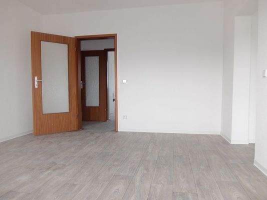 Muster Wohnzimmer_Blick zur Tür