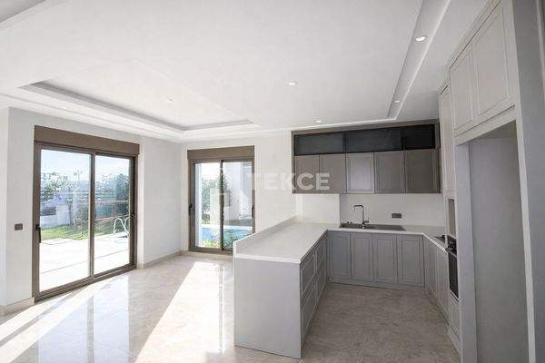 5-Bedroom Villa with Pool in a Central Location in Side Antalya