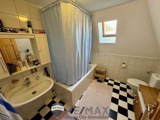 16 Badezimmer OG