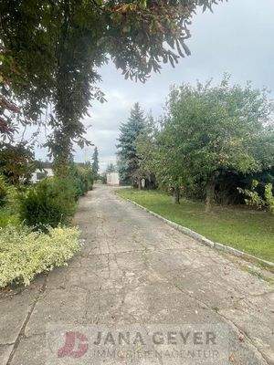 Objektansicht, vorderer Bereich Grundstück...