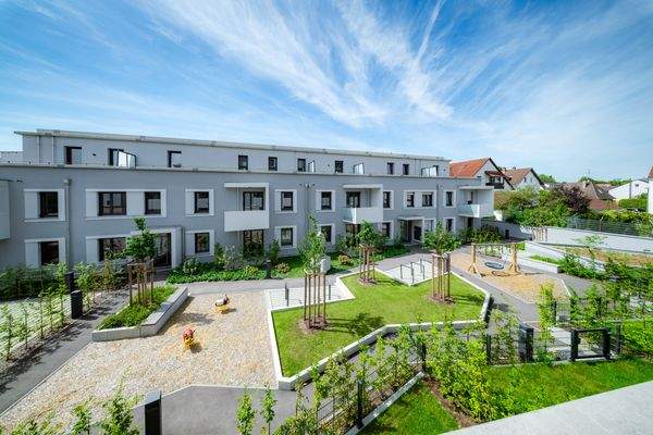 03_Foto_Aussenansicht ZGS Blick vom HausB in den F