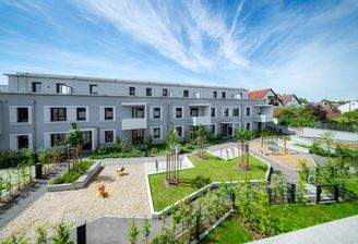 03_Foto_Aussenansicht ZGS Blick vom HausB in den F