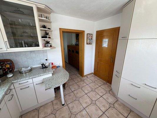 Küche mit Zugang Essbereich