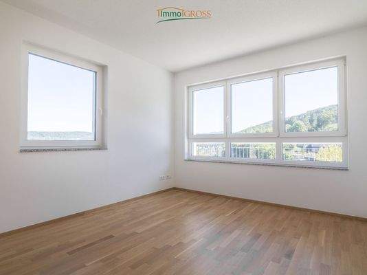 Helles Arbeitszimmer für konzentriertes Arbeiten