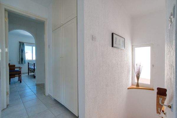 680746-detached-villa-for-sale-in-kato-paphos-univ