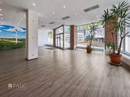 Eingangsbereich Ladenlokal EG