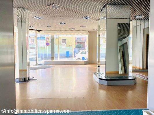 6-113_Großer Laden - Kopie.jpg