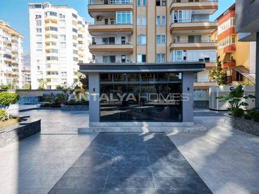 Modern Properties within a Complex Near Beach in Mahmutlar, Alanya