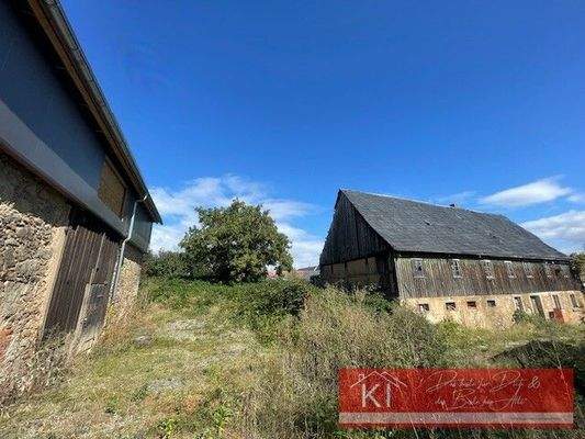 Hof mit alten Nebengebäude