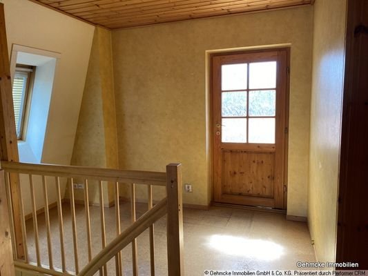 Flur im OG Zugang zum Balkon