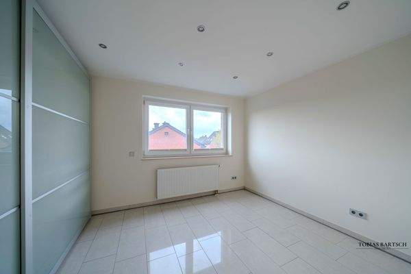 Arbeits- o. Kinderzimmer 2