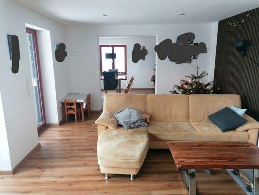 Wohnzimmersicht zum Essbereich 