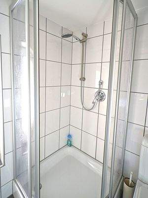 ...mit Dusche