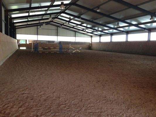 T2122 Reithalle innen