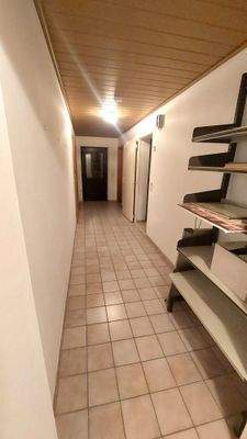 Keller Flur.jpg