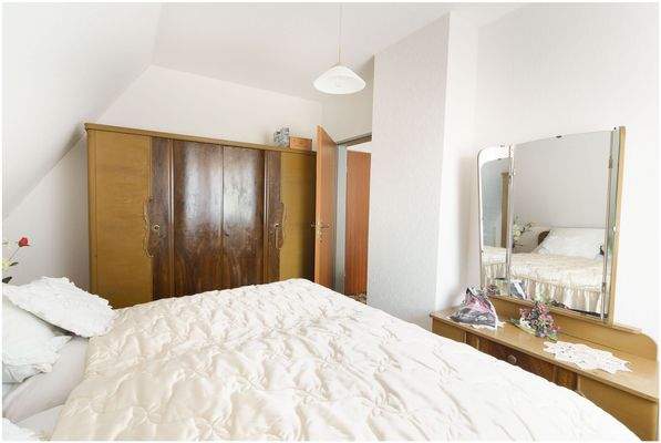 Schlafzimmer an Kinderzimmer