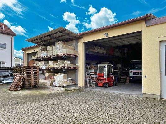 Halle Rechts und Regallager