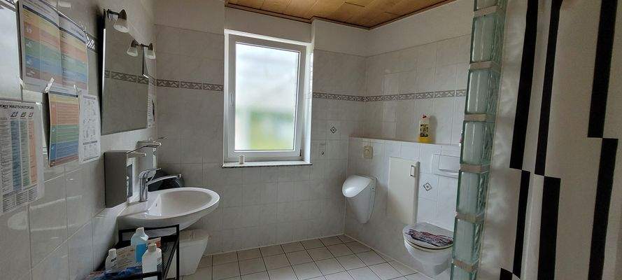 Gewerbe Gäste WC.jpg