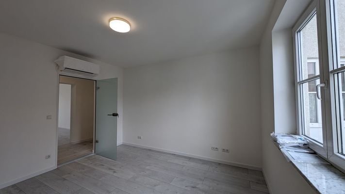 Beispielfoto bereits renovierter Wohnung im Haus