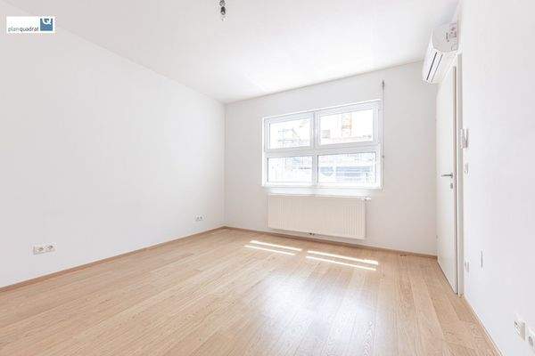 Zimmer 1 (ca. 14,40 m²)