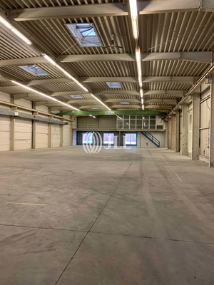 Blick Richtung Hallenrückseite