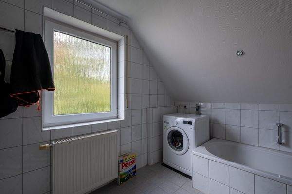 Tageslicht-Bad mit Wanne